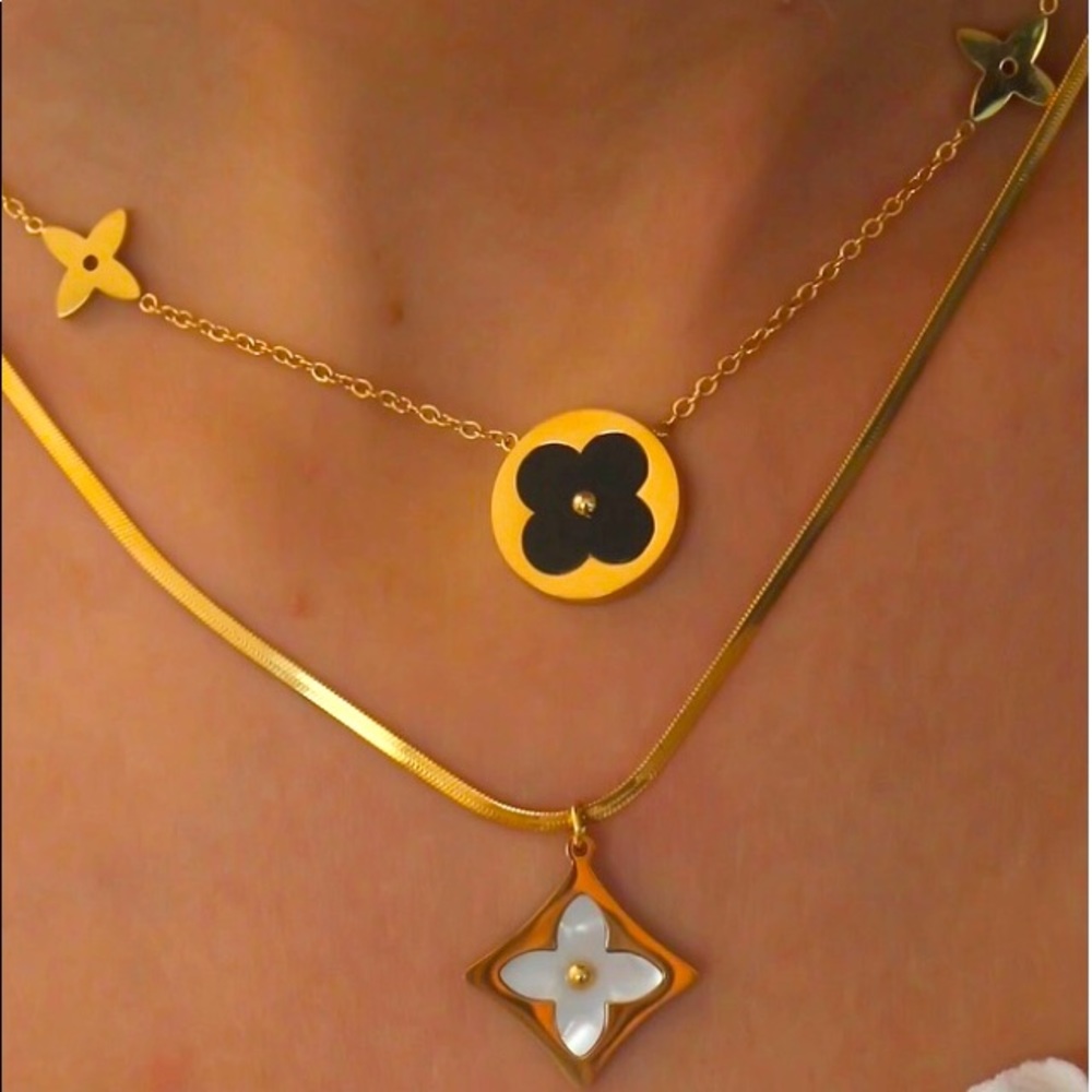 Necklace - Picture 3 of 7